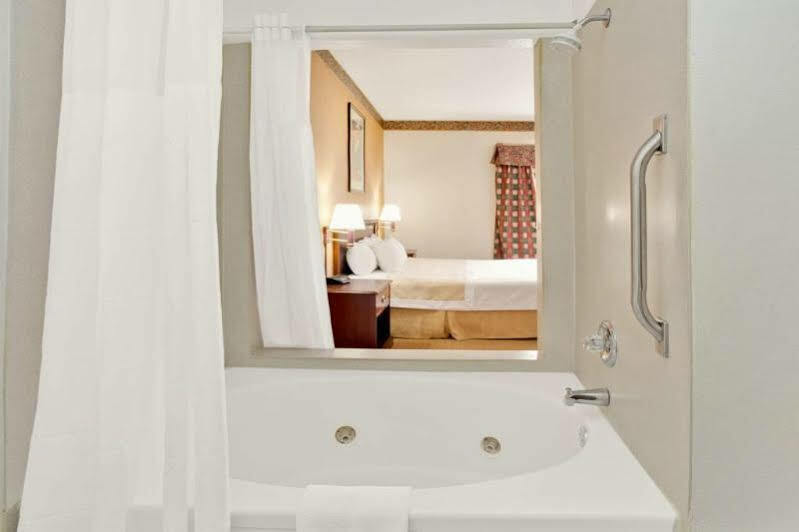 Halsted Inn And Suites Harvey - Chicago Southland Kültér fotó
